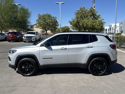 Used 2026 Jeep Compass Latitude AWD/4WD image 5