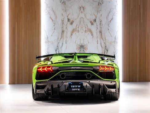 Used 2021 Lamborghini Aventador SVJ image 8
