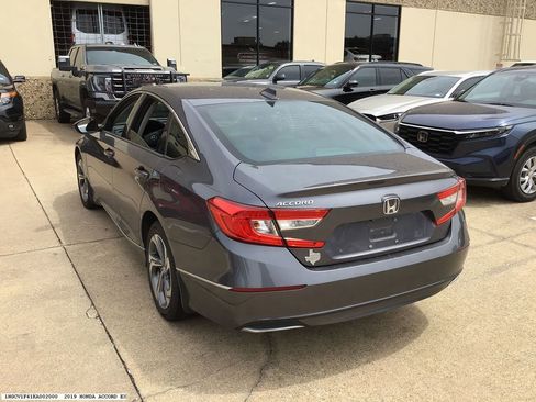 Used 2019 Honda Accord EX image 4