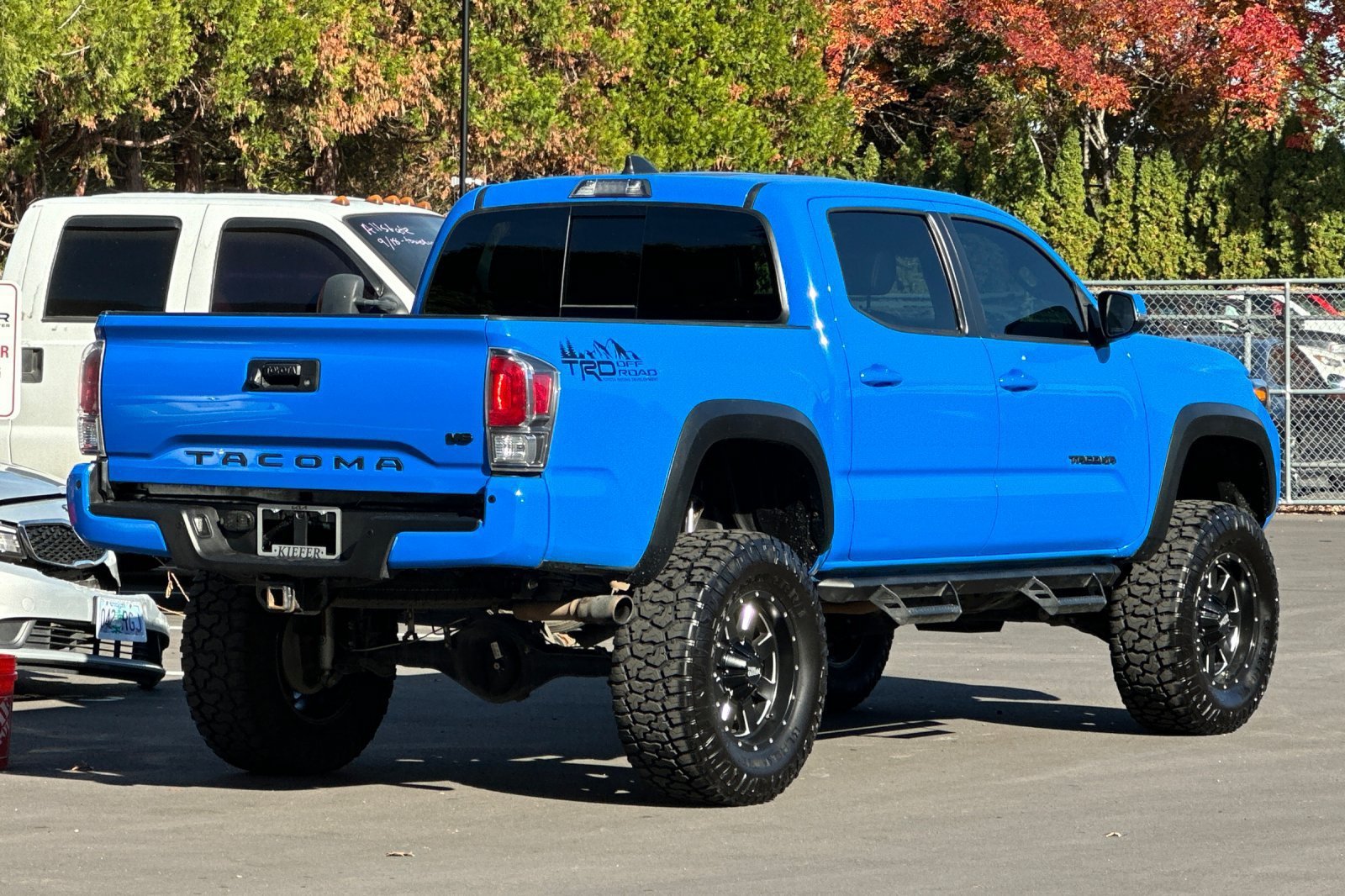 Used 2020 Toyota Tacoma TRD Off-Road w/ TRD Premium Off Road Package AWD/4WD image 4