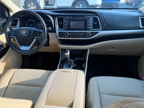 Used 2014 Toyota Highlander Plus image 10