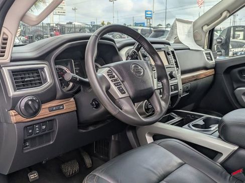 Used 2017 Nissan Titan SL w/ Chrome Package AWD/4WD image 31