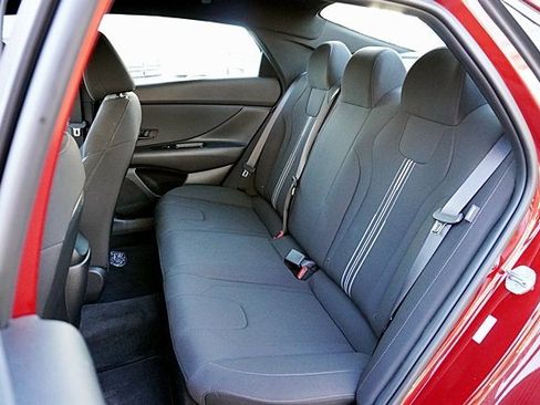 Used 2025 Hyundai Elantra Sport image 15