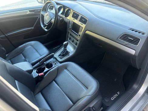 Used 2017 Volkswagen Golf Wolfsburg Edition image 10