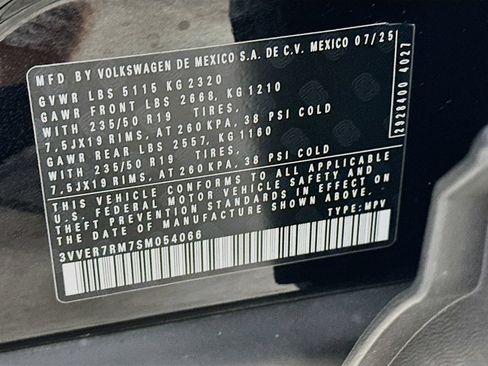 Certified 2025 Volkswagen Tiguan SE AWD/4WD image 46
