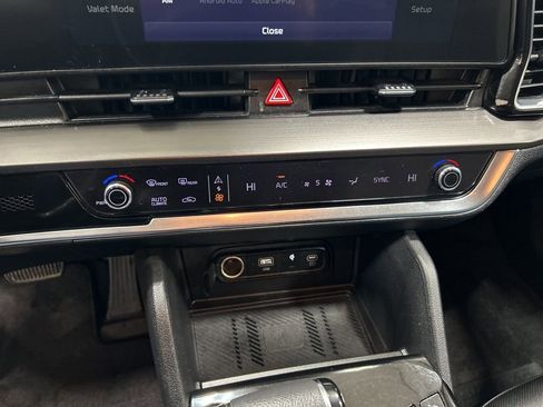 Used 2024 Kia Sportage EX image 24