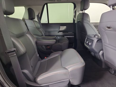 Used 2025 Ford Expedition Active image 23