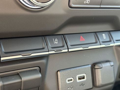 New 2026 GMC Sierra 2500 Pro AWD/4WD image 16