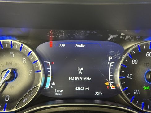Used 2024 Chrysler Pacifica Limited w/ Uconnect Theater Family Group AWD/4WD image 20
