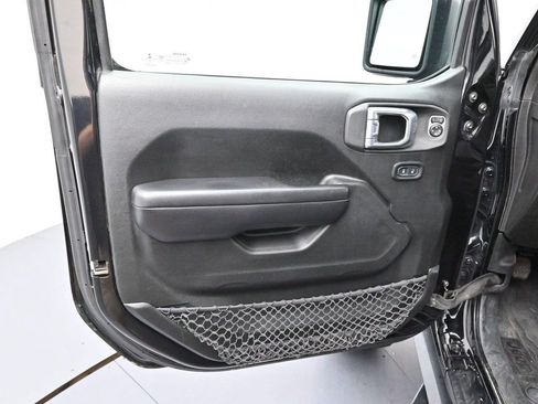 Used 2020 Jeep Gladiator Rubicon AWD/4WD image 9