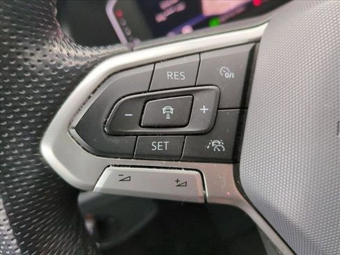 Used 2022 Volkswagen Atlas SEL R-Line image 17