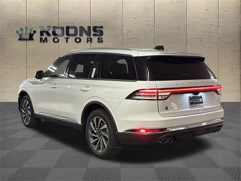 New 2026 Lincoln Aviator AWD image 3