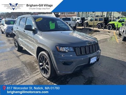 Certified 2022 Jeep Grand Cherokee Laredo X AWD/4WD image 1
