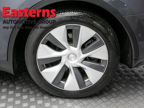 Used 2021 Tesla Model Y Long Range AWD/4WD image 8