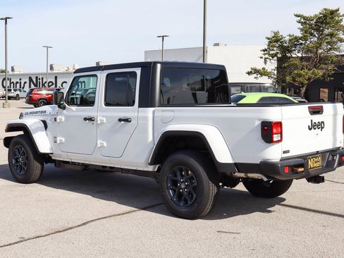 New 2026 Jeep Gladiator Sport AWD/4WD image 8