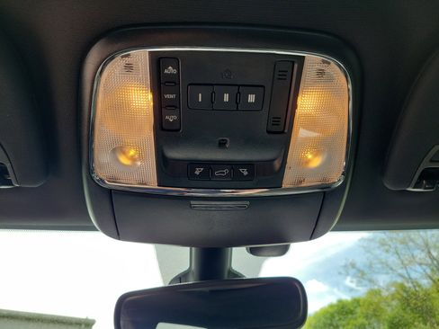 Used 2018 Dodge Durango R/T w/ Trailer Tow Group IV AWD/4WD image 32
