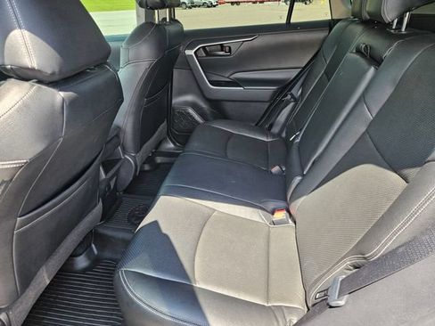Used 2020 Toyota RAV4 LE FWD image 25