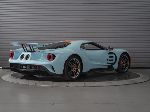 Used 2019 Ford GT RWD image 6