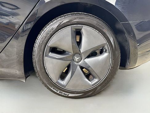 Used 2018 Tesla Model 3 Long Range AWD/4WD image 38