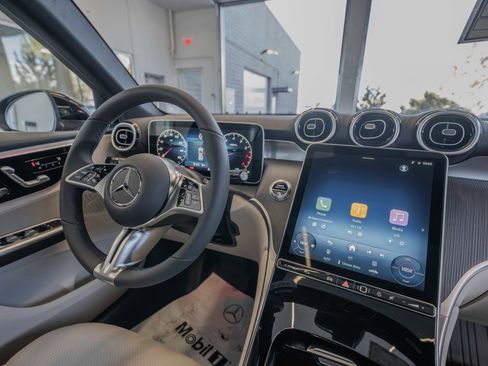 New 2026 Mercedes-Benz GLC 300 4MATIC image 19