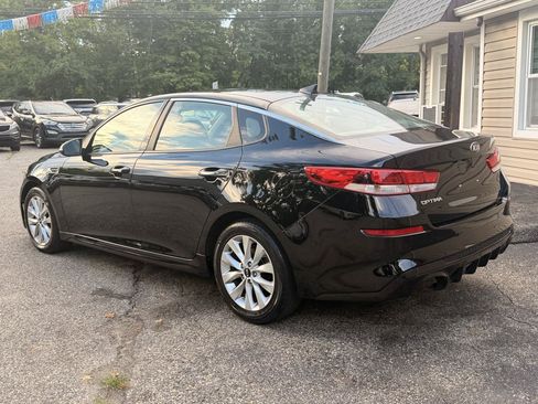 Used 2018 Kia Optima LX w/ 17" Alloy Wheels Package FWD image 4