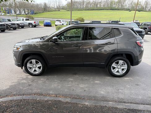 Used 2022 Jeep Compass Latitude w/ Convenience Group AWD/4WD image 7