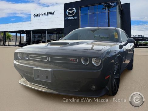 Used 2019 Dodge Challenger R/T w/ Driver Convenience Group image 2