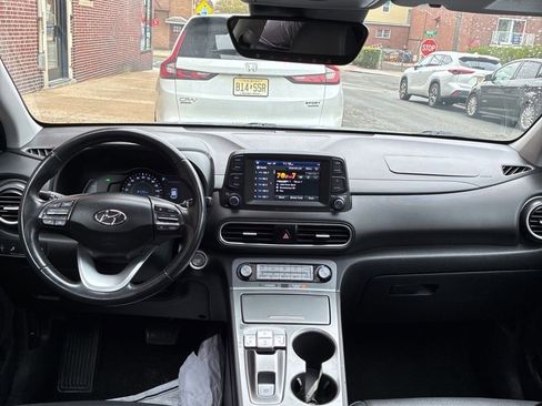 Used 2020 Hyundai Kona Limited w/ Cargo Package FWD image 9