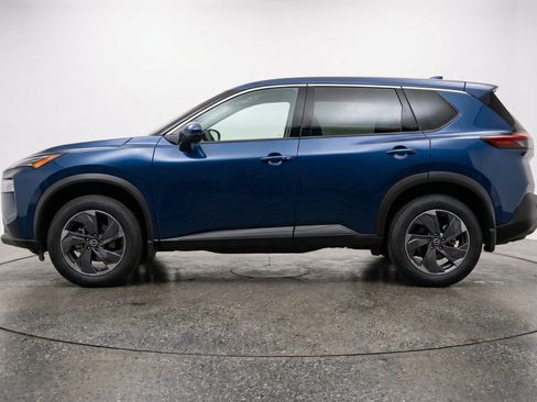 Used 2025 Nissan Rogue SV image 5