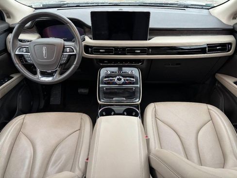 Certified 2023 Lincoln Nautilus Reserve image 11