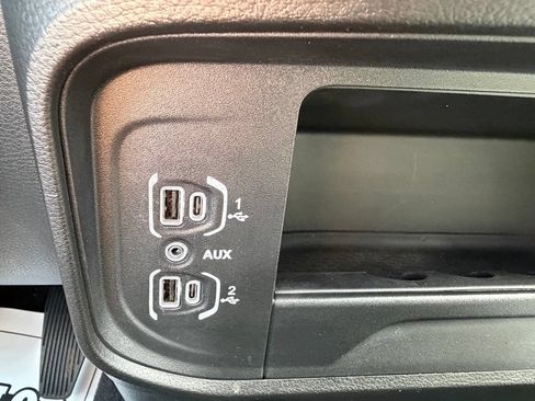 Used 2025 RAM 2500 Big Horn AWD/4WD image 21