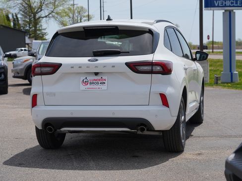 Used 2024 Ford Escape ST-Line w/ Tech Pack #1 FWD image 3