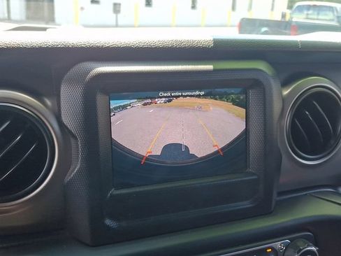 Used 2019 Jeep Wrangler Unlimited Sport S AWD/4WD image 18