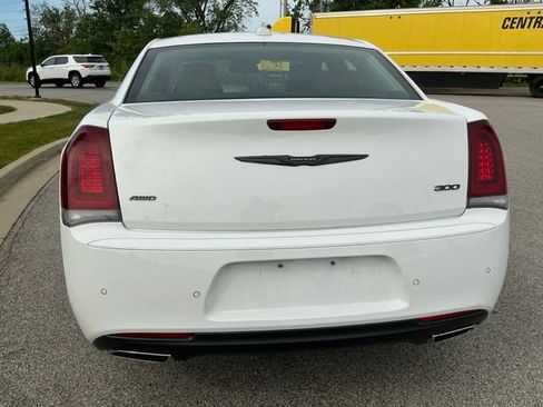 Used 2022 Chrysler 300 Touring L w/ Popular Equipment Group AWD/4WD image 10