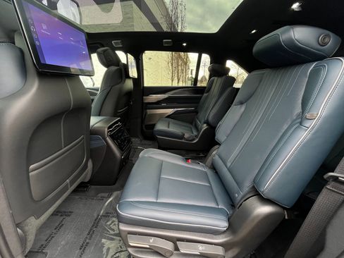 Used 2025 Cadillac Escalade IQ Luxury 2 image 50