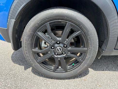 Used 2023 Nissan Kicks SR w/ SR Premium Package FWD image 7