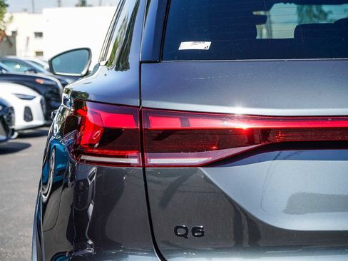 Used 2025 Audi Q6 e-tron Premium Plus w/ Premium Plus image 9