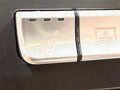 Used 2014 Mercedes-Benz E 350 4MATIC Sedan image 22