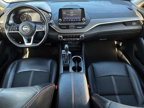 Used 2024 Nissan Altima 2.5 SR FWD image 9