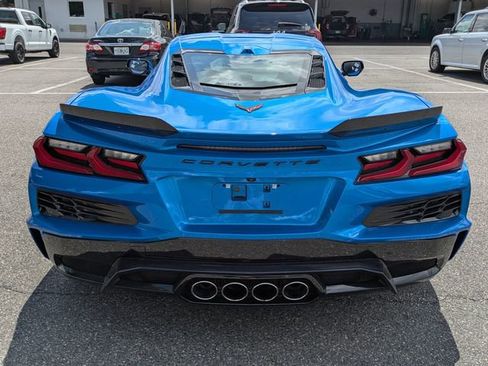Used 2025 Chevrolet Corvette Z06 RWD image 4