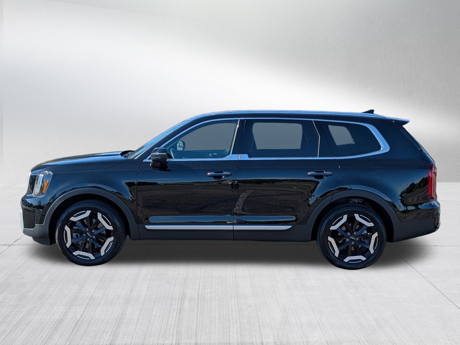 Certified 2024 Kia Telluride S w/ S Sunroof Package AWD/4WD image 2