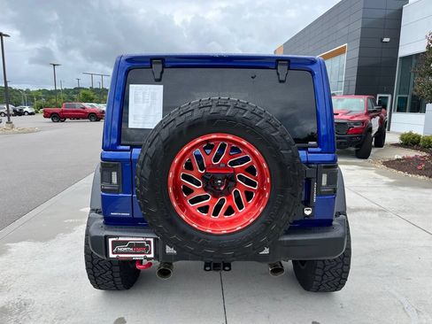 Used 2018 Jeep Wrangler Unlimited Rubicon AWD/4WD image 19