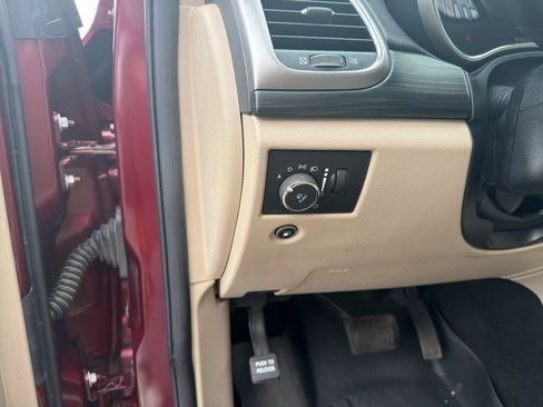 Used 2019 Jeep Grand Cherokee Laredo RWD image 12
