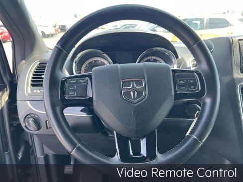 Used 2016 Dodge Grand Caravan SE image 13
