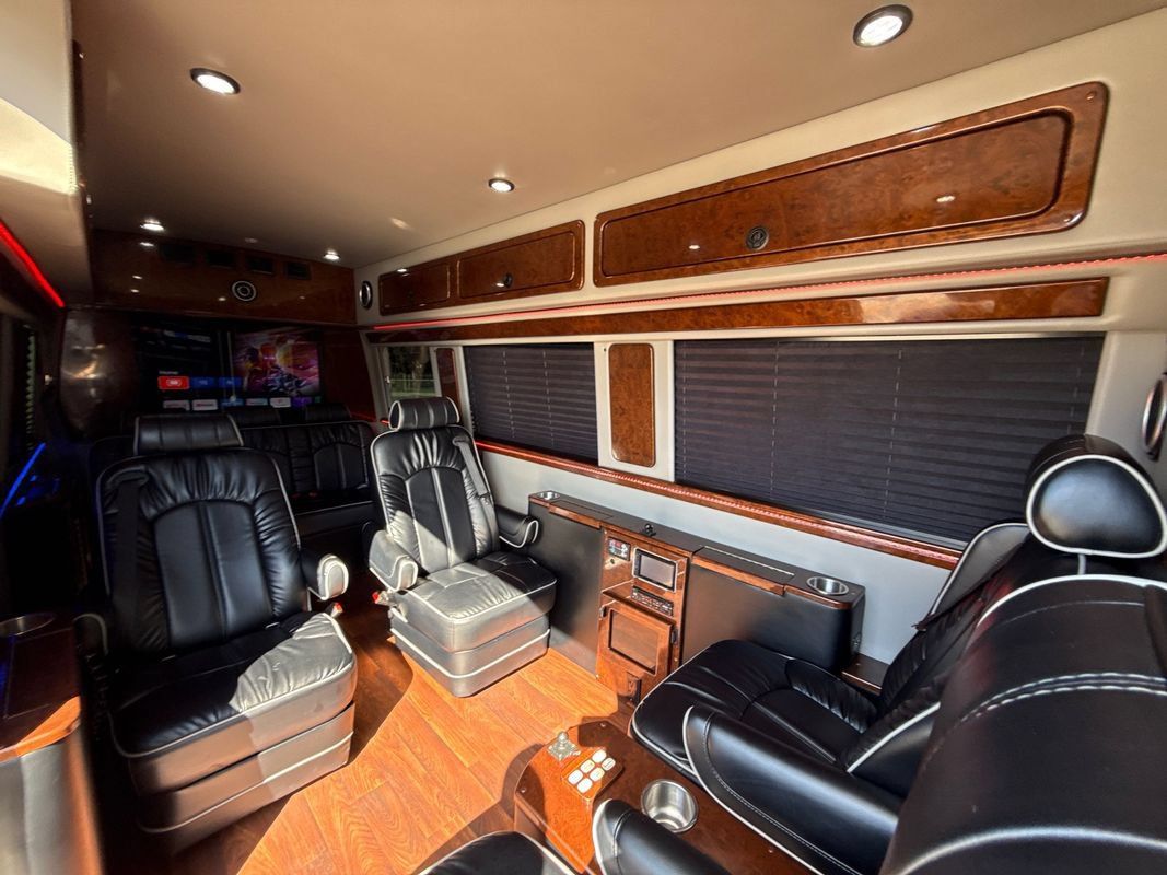 Used 2017 Mercedes-Benz Sprinter 2500 image 27