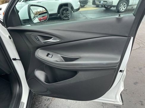 Used 2023 Buick Encore GX Preferred image 24