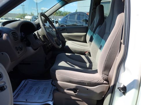 Used 2002 Dodge Grand Caravan Sport image 9