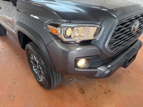 Used 2021 Toyota Tacoma TRD Off-Road w/ Technology Package image 9
