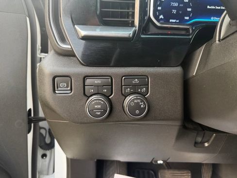 Used 2024 Chevrolet Silverado 1500 LT AWD/4WD image 36