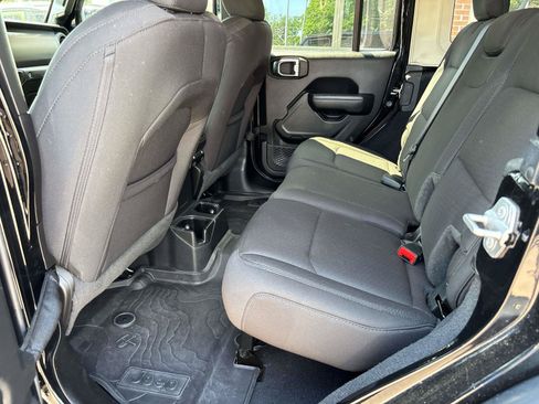 Used 2022 Jeep Wrangler Unlimited Sport AWD/4WD image 10